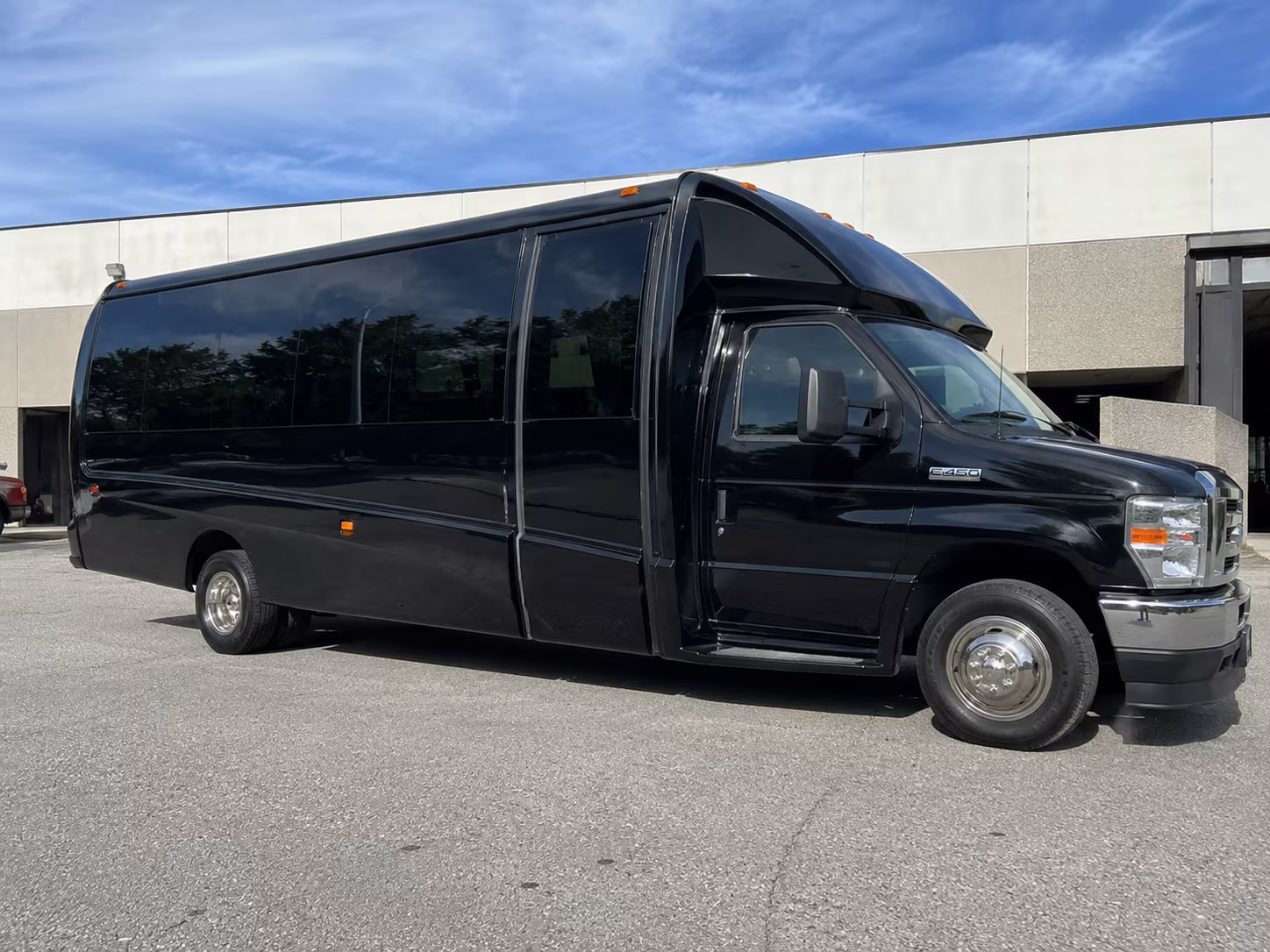 corporate and group concert shuttle buses for rapid city events and conventions