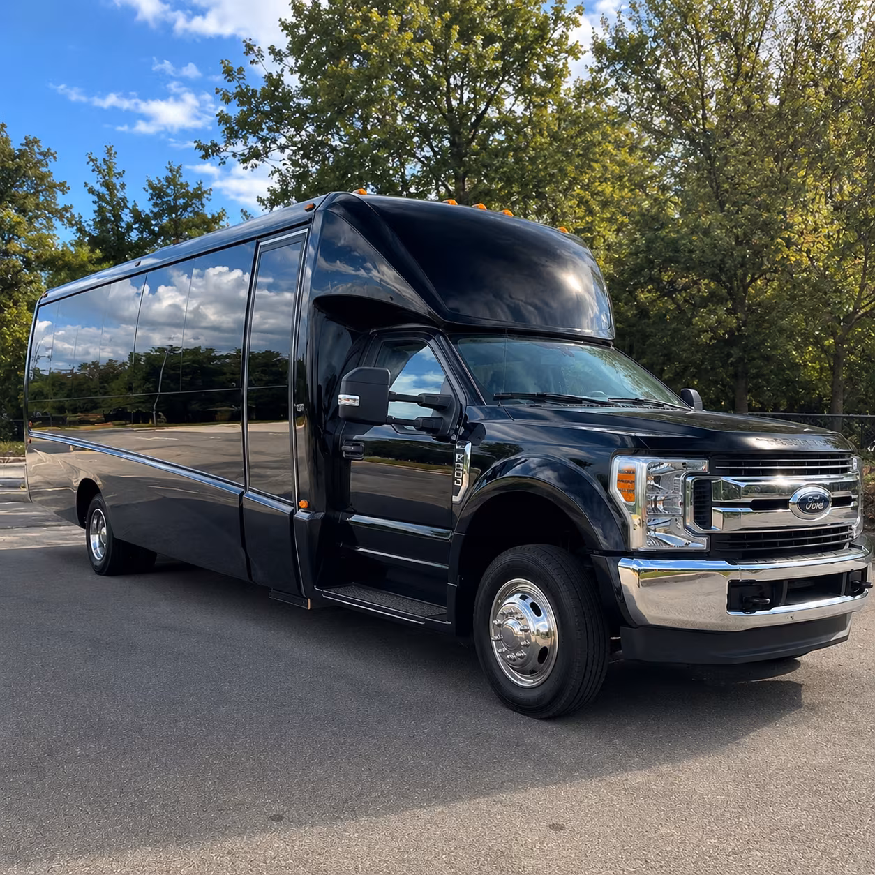 minibus rentals for small group wine tastings along us 385 and the black hills byway