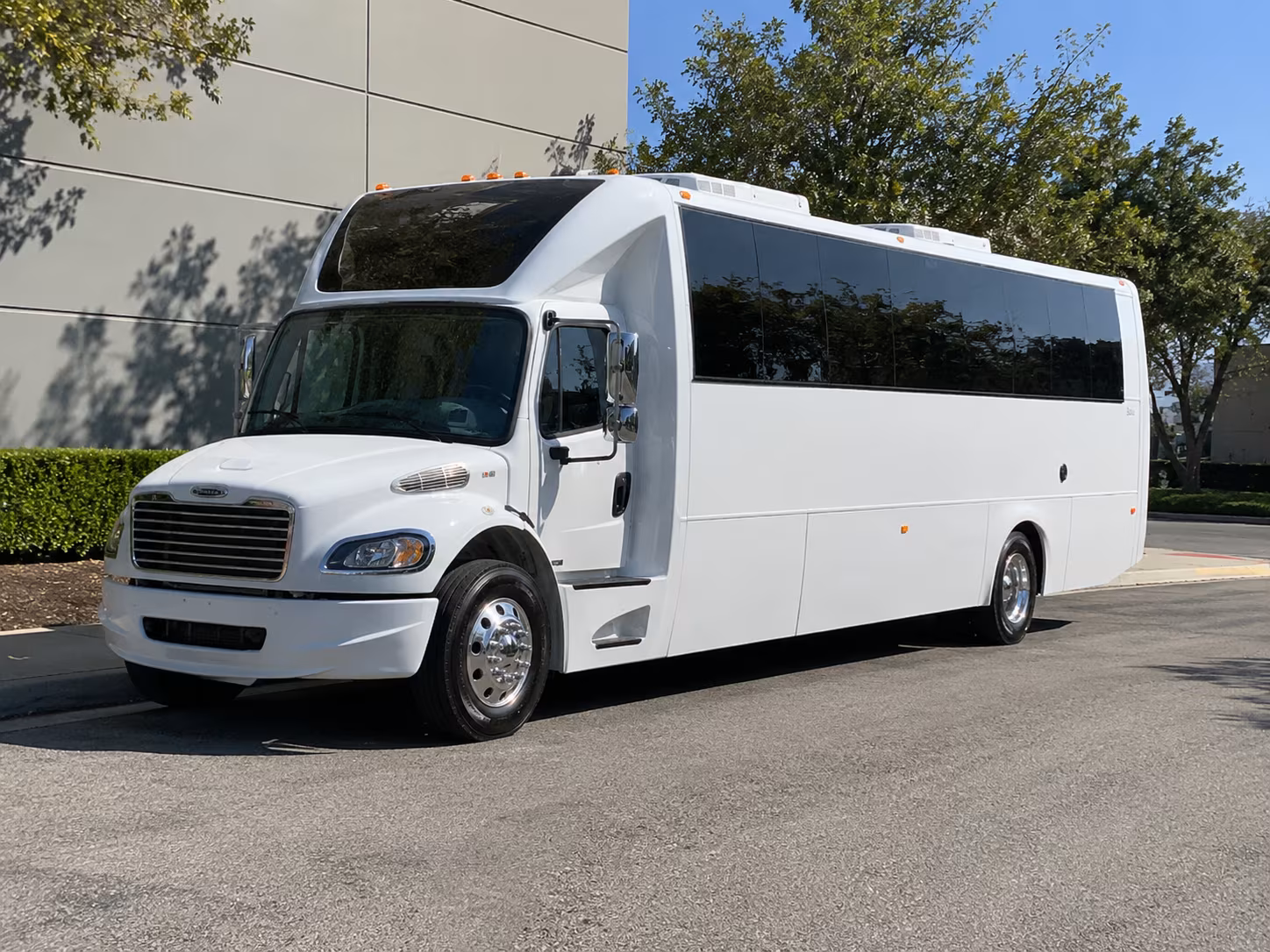 party buses for bachelorette wine tours around the black hills